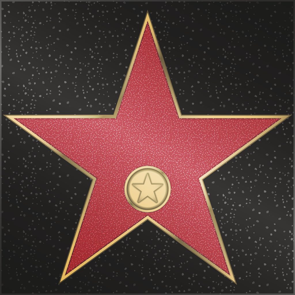 10 Celebrities from Military Families